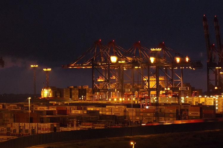 Mühendislik makinelerinin önemi market.jpg The importance of engineering machinery post market.jpg