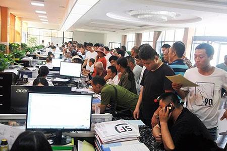 Henan yuntian metalurji döküm vinç siparişleri bir patlama trend.jpg göster Henan yuntian metallurgical casting crane orders show a blowout trend.jpg