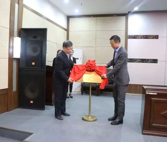 Çin ihracat vinç kalite ve teknoloji promosyon Komitesi düzenlenen konferans törensel düzenlenen! .jpg China export crane quality and technology promotion Committee established conference held ceremoniously!.jpg