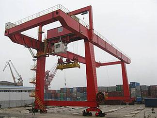 Quayside Mobil Hidrolik Portalı Crane.jpg Quayside Mobile Hydraulic Portal Crane.jpg