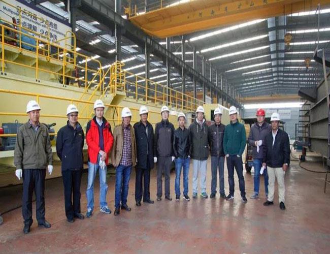 Baosteel Group firmamızın inşa ettiği geri sarma ünitesi projesinin vinçleri üzerinde bir kontrol gerçekleştiriyor0611141156.jpg Baosteel Group conducts A check on the cranes of rewinding unit project that our company has built0611141156.jpg