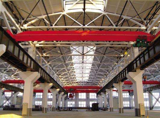 İnşaat Cost.jpg Tasarrufu için Lowhead Odası Tek Kirişli Gezer Vinç Lowhead Room Single Girder Overhead Crane for Saving Construction Cost.jpg